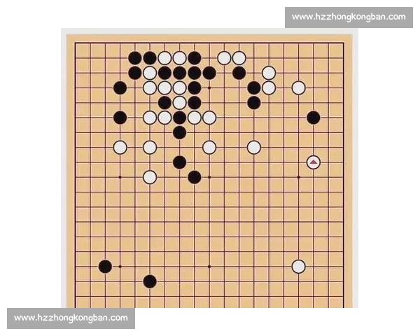 第三轮比赛精彩回顾与分析 赛场上演激烈对决 看点与亮点全面解析 第三轮比赛精彩回顾与分析 赛场上演激烈对决 看点与亮点全面解析